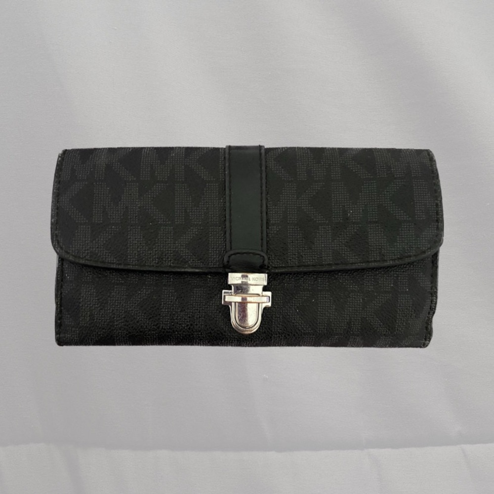 MICHAEL Michael Kors Charlton Signature PVC Flap Wallet (Black)